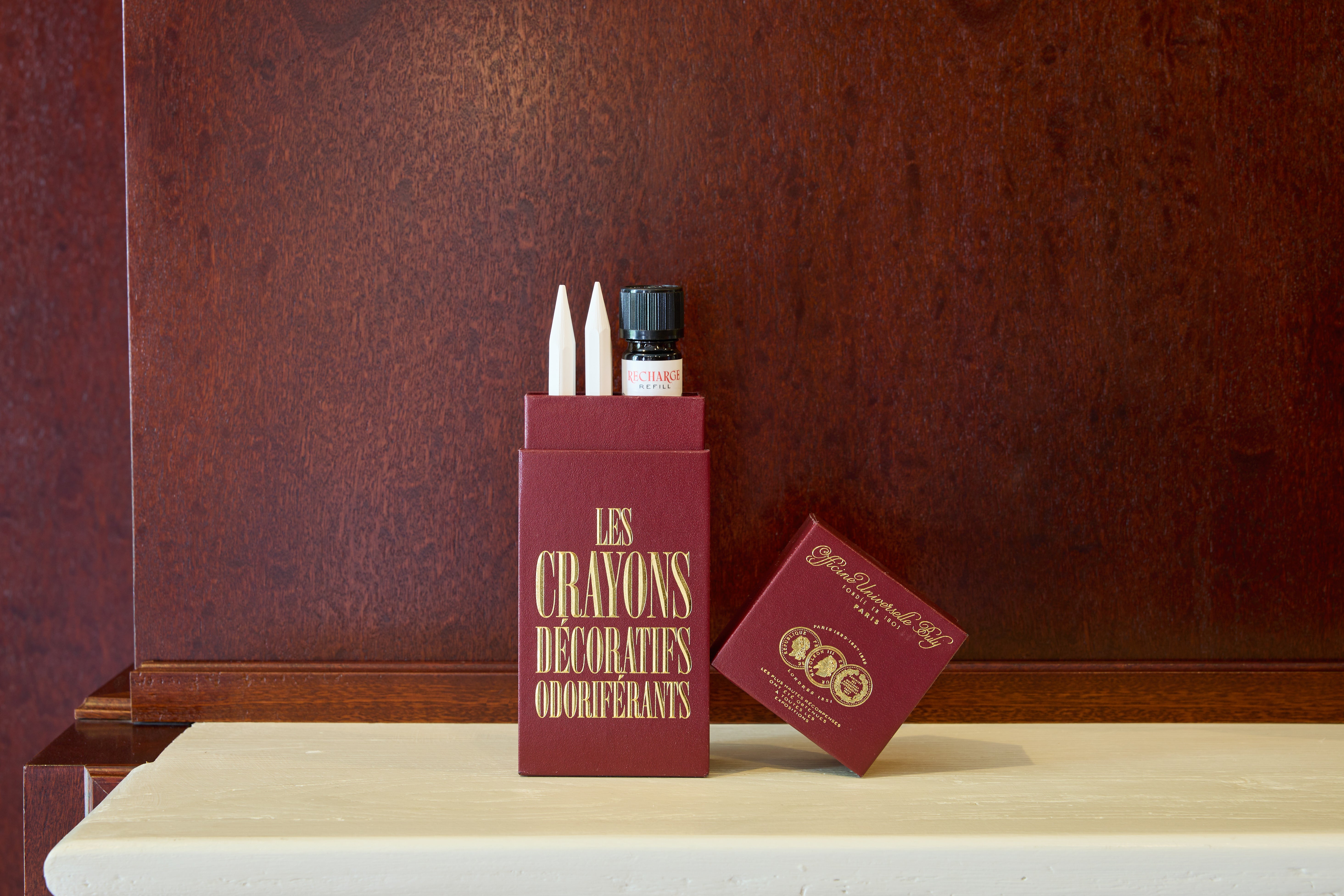 Les Crayons Décoratifs Odoriférants Sumi Hinoki